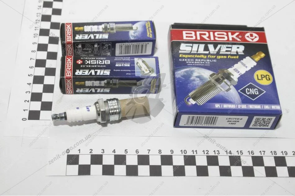 Свеча зажигания SILVER BRISK LR17YS-9 (фото 1)