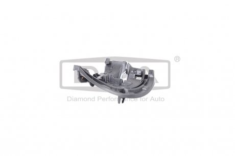 Кронштейн крепления фары правый VW Beetle (11-) DPA 99411778202