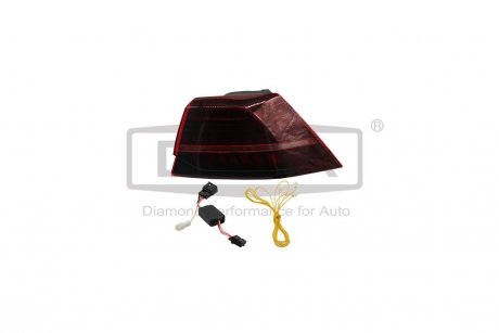 Фонарь правый наружный LED VW Golf (17-20) DPA 99451795802