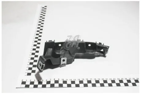 Кронштейн переднього бампера лівий Renault Symbol EXXEL B030.14050