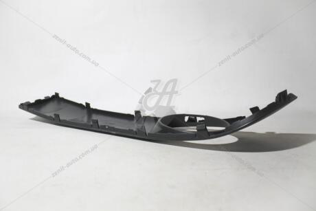 Решітка противотуманной фари прав. з отвором VW T5 (09-) EXXEL B030.19666