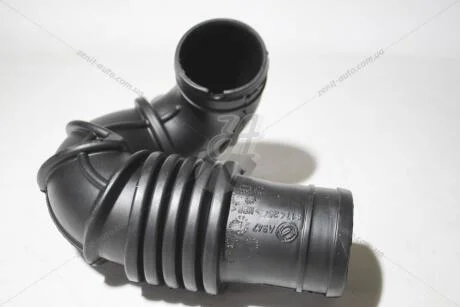 Патрубок воздушный Fiat Doblo 1.3 D Multijet (00-09) EXXEL B030.31041