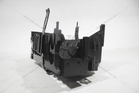Поддон АКБ Cruze/Orlando GM 13354419