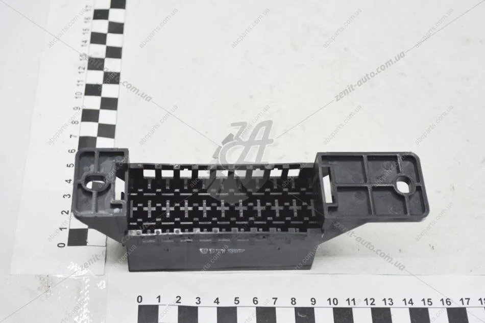Корпус блока предохранителей Ланос/Сенс (салон) левый (голый) GM 96270326 (фото 1)