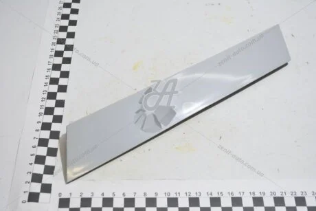 Молдинг решетки радиатора Captiva лев GM 96442722