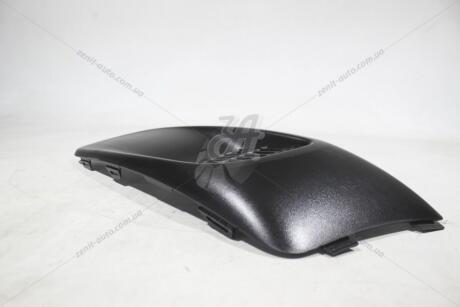 Заглушка фары Авео Т300 противотуманной лев (решетка) GM 96694768