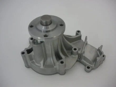 Насос водяний Toyota 4 Runner 3.0 TD 93-02/ Hilux 2.5 D-4D 01-15/ Land Cruiser Prado 3.0 D-4D 02-09 (GWT150A) GMB 'GWT150A