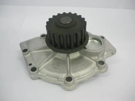 Насос водяний Volvo C30 2.5 06-12/ C70 2.4 06-09/ S40 1.6/1.8 99-03 (GWVO07A) GMB 'GWVO07A