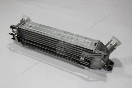 Радіатор інтеркулера Hyundai H-1 2.5CRDi (07-) (281904A700) HCC/ HANON '281904A700