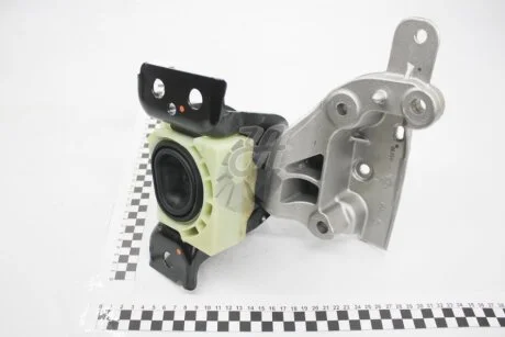 Опора ДВС правая Renault Duster 2010- Hutchinson HUTCHINSON 586789