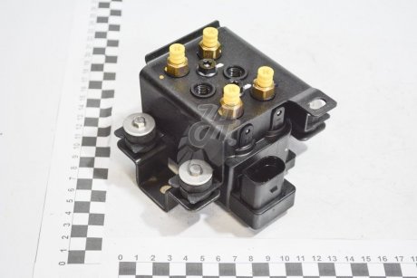 Клапан пневмопідвіски Mobis Hyundai/Kia/Mobis 55820-2J000