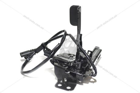 Замок капота Elantra (15-) Mobis Hyundai/Kia/Mobis '81130F2010