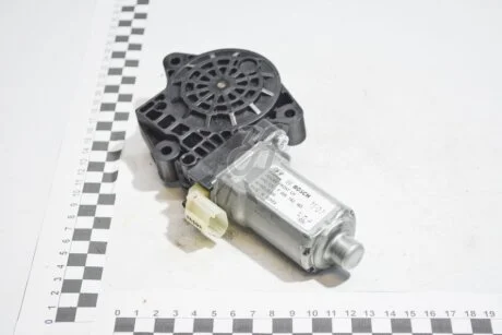Мотор склопідіймача переднього лівого Mobis Hyundai/Kia/Mobis 82450-2E000