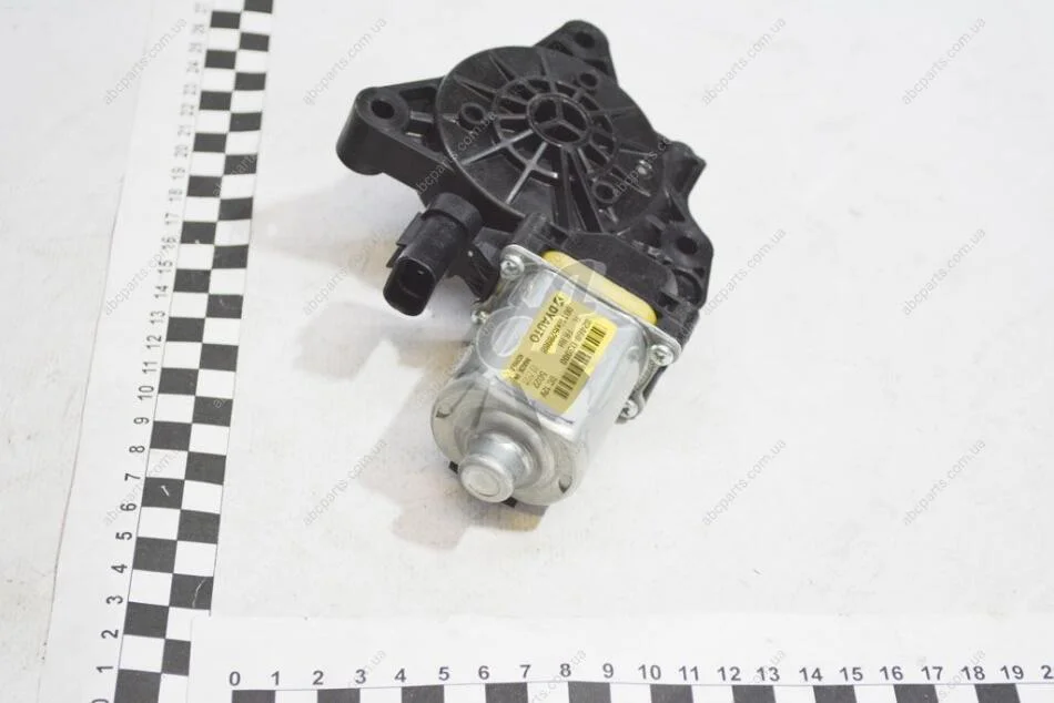 Мотор склопідіймача двері передньої правої (82460-D3000) Mobis Hyundai/Kia/Mobis '82460D3000 (фото 1)