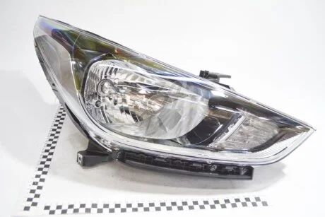 Фара права Accent/Solaris (17-) Mobis Hyundai/Kia/Mobis 92102-H5000