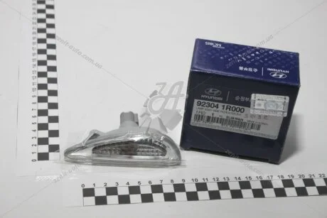 Повторювач повороту в крило правий Mobis Hyundai/Kia/Mobis 92304-1R000