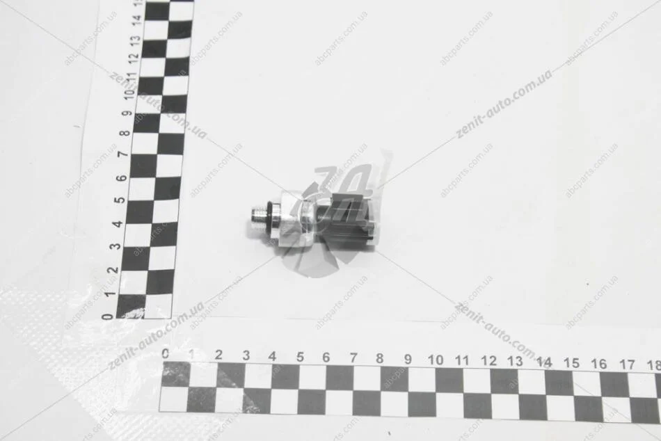 Датчик тиску системи кондиціювання (97721-3K000) Hyundai/KIA KAP KAP (KoreaAutoParts) KM1400123CHN (фото 1)