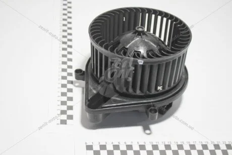 Электровентилятор отопителя Audi A4 (B6) (00-)/A4 (B7) (04-) Luzar LUZAR LFh 1867