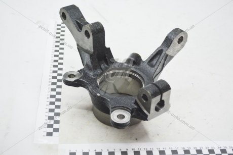 Кулак поворотний пер прав MITSUBISHI 3870A008