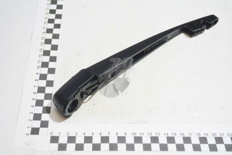 Рычаг стеклоочистителя зад MITSUBISHI 8253A029