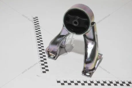 Опора двигуна прав MITSUBISHI MR554746