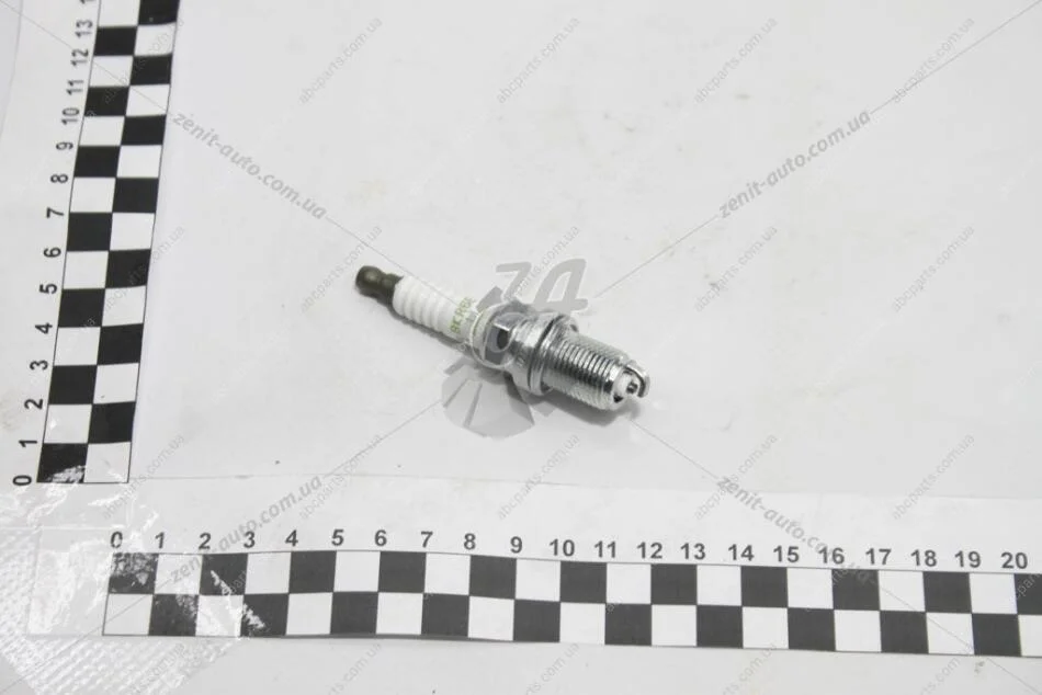 Свеча зажигания Ланос 1,6 16V/Нексия/Авео/Лачетти (1шт) (кратно 4) NGK BKR6E11 (фото 1)