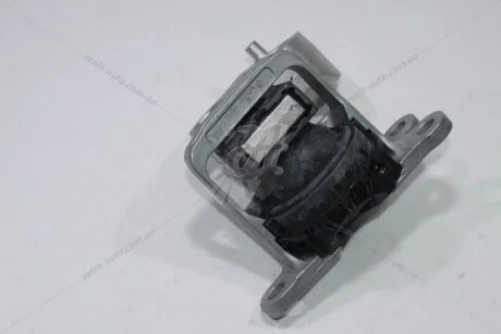 Опора ДВЗ прав Qashqai (14-) 1,6d CVT (112104BE0B) Nissan NISSAN '112104BE0B