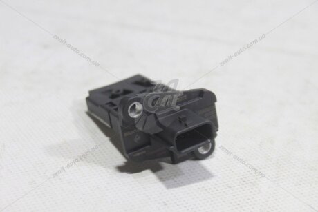 Датчик масової витрати повітря Qashqai (14-) 1,6d CVT NISSAN '226807131R