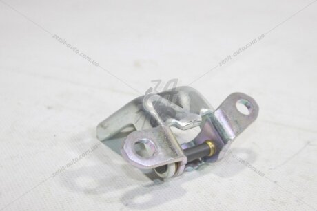 Петля верх двери передн прав Patrol (00-10) (82421-2J00A) NISSAN 824212J00A