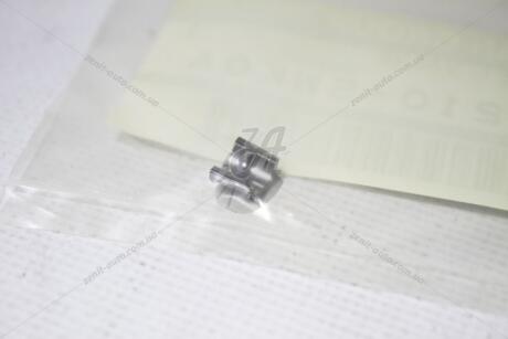 Клапан випускний комплект (8 клапанів + 16 сухарів + 8 сальників) 1,6 16V RENAULT 132028257R