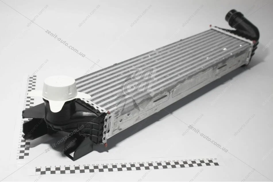 Радиатор интеркуллера 1,6 dci Opel Vivaro, Renault Trafic III 2014- Renault RENAULT 144960050R (фото 1)