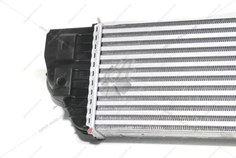 Радиатор интеркулера 2,3 dci Renault Master III (19-) (144969388R) Renault RENAULT '144969388R (фото 1)