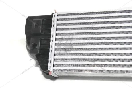 Радіатор інтеркулера 2,3 dci Renault Master III (19-) (144969388R) Renault RENAULT '144969388R