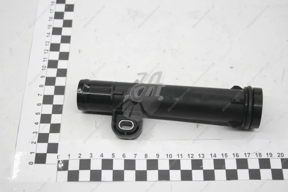 Патрубок системи охолодження Renault RENAULT 210474640R (фото 1)