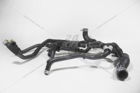Патрубок радіатора 2,3 dci Master III (10-) RENAULT 215018961R