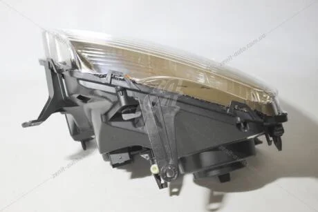 Фара правая Renault RENAULT 260103738R