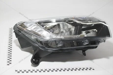 Фара правая Renault Logan II, Sandero II (17-) Renault RENAULT 260105871R