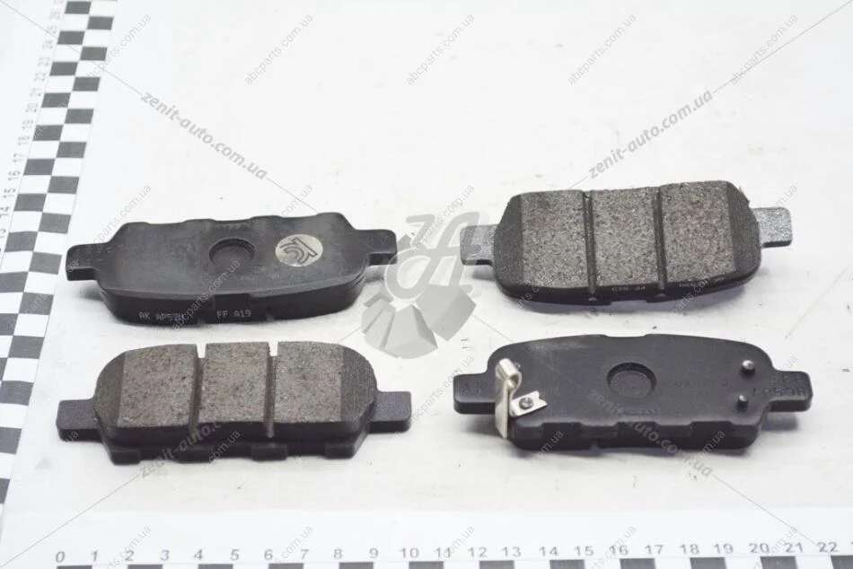 Колодки тормозные дисковые задн Renault Koleos 2008- Renault RENAULT 410601408R (фото 1)
