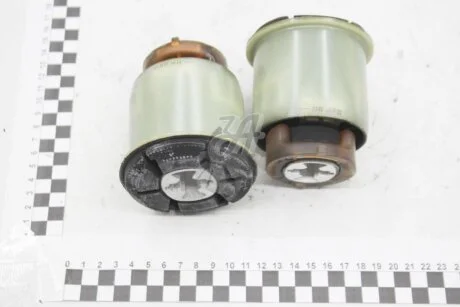Сайлентблок задн балки (цена за 2 шт) Renault Megane III 2008- Renault RENAULT 550447517R