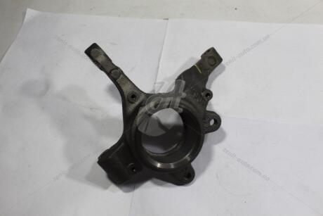 Кулак поворотный правый (c ABS) Logan, Sandero 2004- RENAULT '6001548867