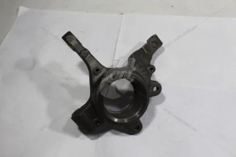 Кулак поворотный правый (c ABS) Logan, Sandero 2004- Renault RENAULT '6001548867