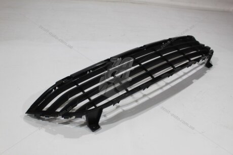 Решітка радіатора нижня Express (21-) RENAULT '622540275R