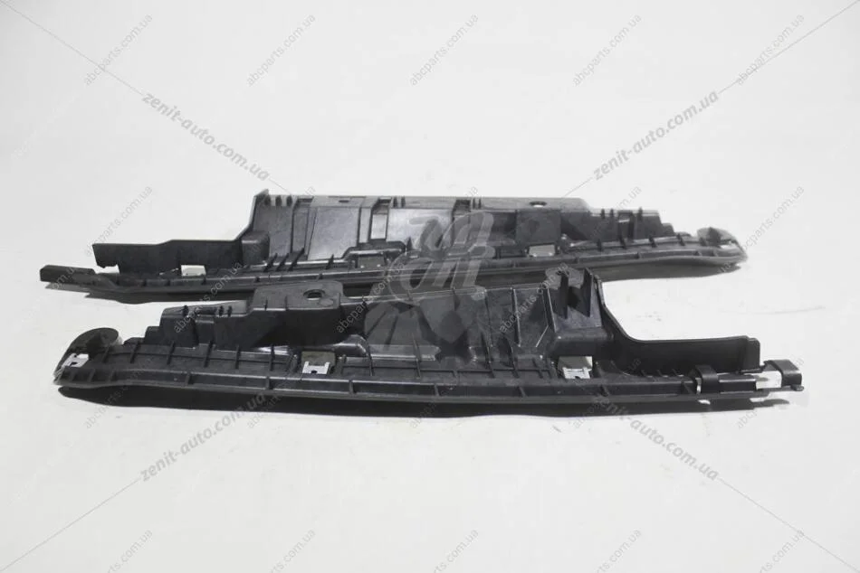 Кронштейн решітки радіатора Renault Koleos (08-16) Renault RENAULT 623925818R (фото 1)