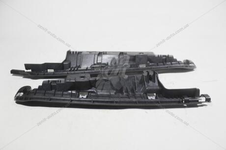 Кронштейн решітки радіатора Koleos (08-16) RENAULT 623925818R