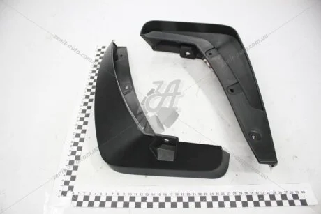 Бризковики задн (2шт.) пласт Renault RENAULT 7711423666