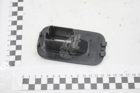 Рамка кнопок склопідіймача (сторона пасажира) Trafic II 01- RENAULT 8200011870