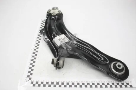 Рычаг подвески лев KANGOO Renault RENAULT 8200586561