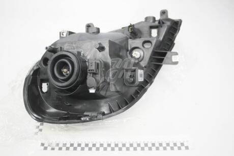 Фото фара правая RENAULT 8200701353 Фара правая RENAULT 8200701353