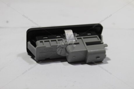 Кнопка открывания багажника  Megane, Scenic, Talisman, Duster, Logan RENAULT '906069264R