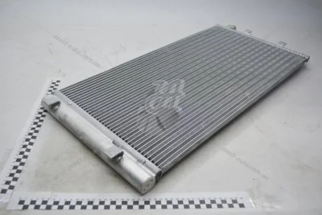 Радіатор кондиціонеру Renault RENAULT 921009956R